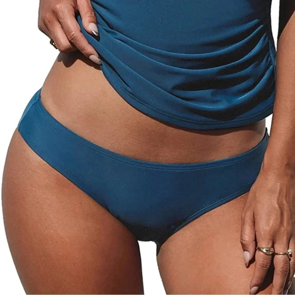 NWT! Women’s Cupshe Blue bikini bottoms Large